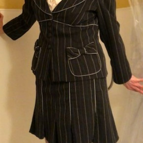 Nanette Lepore Vintage-Style Suit, skirt size 6,  jacket size 8 Petite, fabric? - Picture 6 of 12